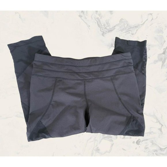 * ATHLETA * Aura Sonar Black Mesh Cropped Leggings size Medium with cut outs - Picture 2 of 4